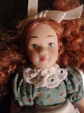 Porcelanowa lalka laleczka do kolekcji 15 cm