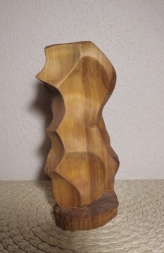 Rzeźba w drewnie abstrakcyjna 