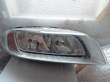 Lampa prawa Volvo S80 V70 XC70 31420020