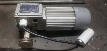 motoreduktor 300 obr/220 V