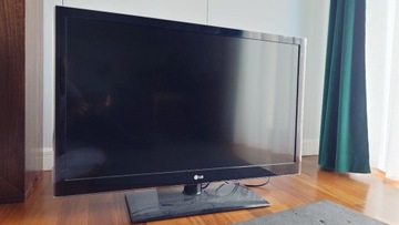 Telewizor Smart TV LG 42-calowy 42LV5500