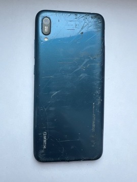 Huawei Y6 smartfon