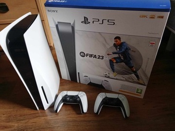 Konsola PlayStation 5 plus 2 białe pady DualSense