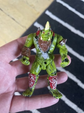 Figurka fantasy gumowa Bootleg, Ork wojownik