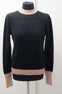 Sweterek czarny z welną