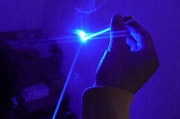 Niebieski Laser wskaźnik 445nm 5W zapala mega moc 