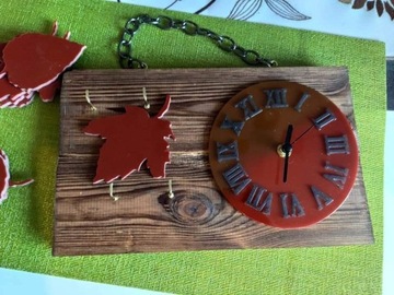 Zegar jesienny na klucze żywica, drewno i łańcuch