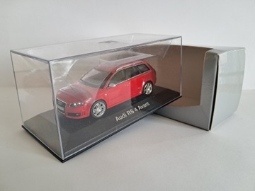 Audi RS4 (B7) 1/43 Minichamps