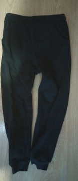 Spodnie dresowe czarne Sinsay 110/116