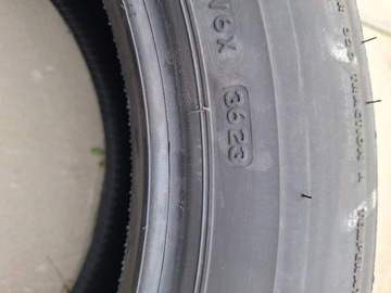 Bridgestone,model Turanza T005 w rozmiarze 215/60 R17.