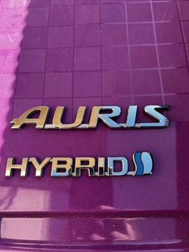 Emblemat AURIS HYBRID