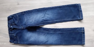 Śliczne spodnie, jeansy w rozmiarze 122