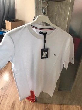 Koszulka Tommy Hilfiger logowana nowa polecam 3XL ale raczej 2XL