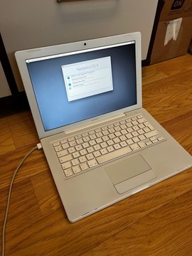 Apple Macbook Laptop white A1181 Sprawny iphone