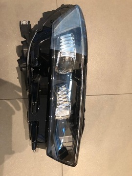 VOLKSWAGEN T-ROC REFLEKTOR LED PRAWY