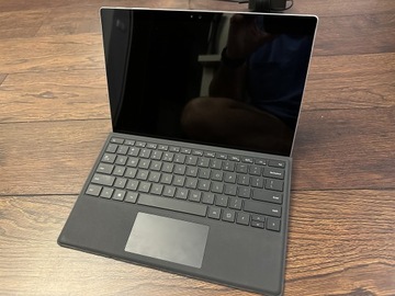 Microsoft Surface 1724