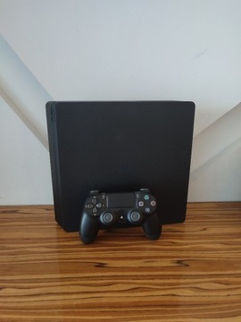 [PS4] Konsola PlayStation 4 Slim + Pad