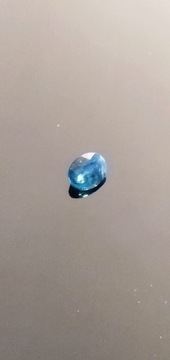 Szafir naturalny 0,8 ct.