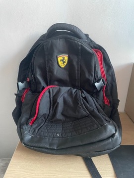 Plecak z Ferrari World Abu Dhabi
