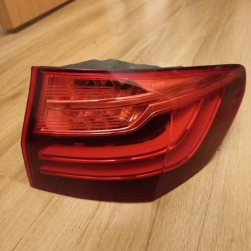 Bmw f11 lci lift lampa prawy tył błotnik 