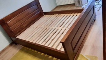 Łóżko drewniane duże 