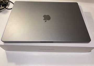 MacBook Pro 16” M2 MAX chip 64GB RAM  