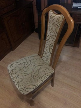 Krzesła do jadalni salonu 