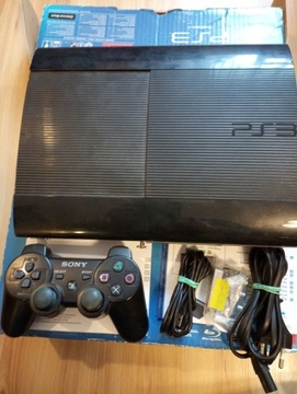 PS3 Super Slim z oryginalnym pudełkiem