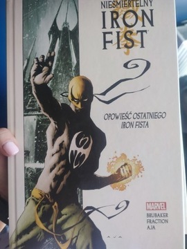 Komiks Nieśmiertelny Iron Fist tom 1