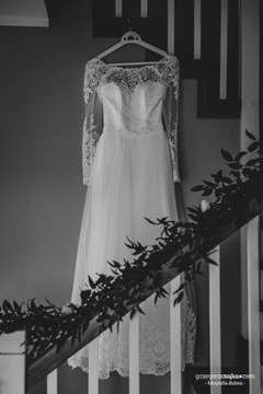 Delikatna suknia ślubna rozmiar 34