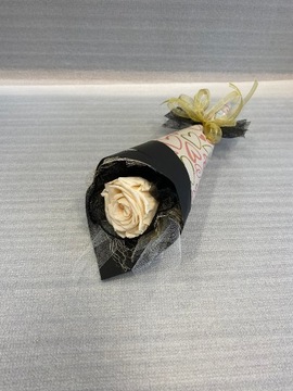 Bukiet z róż stabilizowanych /wieczna róża/