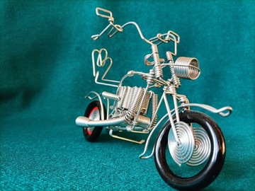 Motocykl chopper figurka z drutu prezent dekoracja