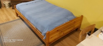 Łóżko sosnowe lakierowane