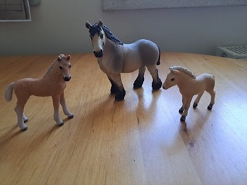 Figurki konie Schleich / zestaw 2-3szt lub całość 