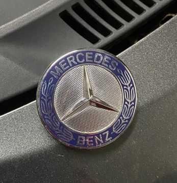 Znaczek emblemat Mercedes w204 maska 