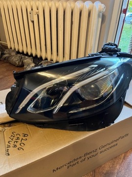 Lampa lewa europa Mercedes E Klasa W 213 18rok