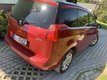 Samochód Peugeot 5008