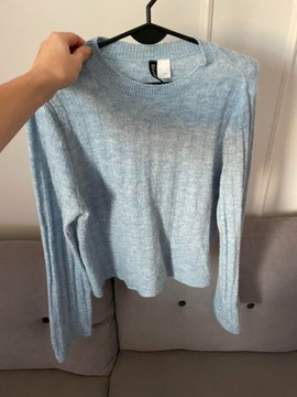 Błękitny krótki sweter lekki oversize