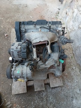 Silnik kompletny 1,6 benzyna Citroen Peugeot 