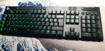 Klawiatura logitech g915 w Dobrym Stanie.