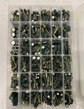 Kondensatory kondensator 900 sztuk