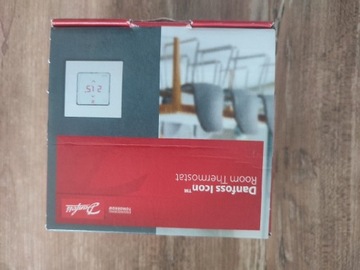 danfoss icon room thermostat 86x86 on wall