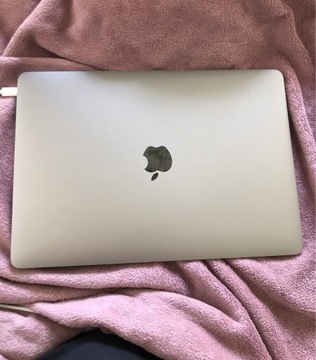 MacBook Air 2018 retina 