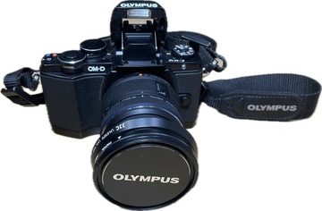 Aparat fotograficzny Olympus O-MD E-M10 zestaw