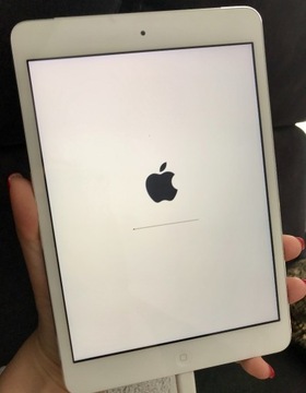 Apple iPad mini 2, 16GB, stan IDEALNY, biały