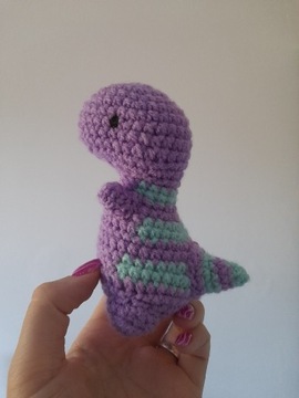 Amigurumi zabawka maskotka Dino fioletowy 