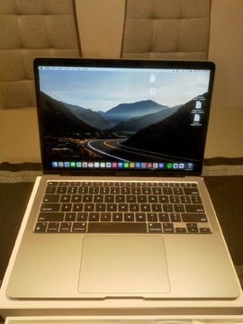 Praktycznie NOWY Macbook Air M1