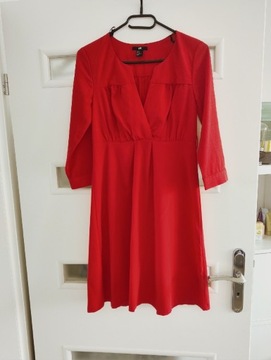 Czerwona sukienka 32, 34