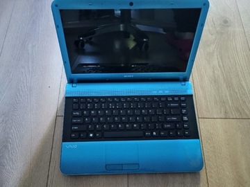 Niebieski laptop Sony Vaio i5 