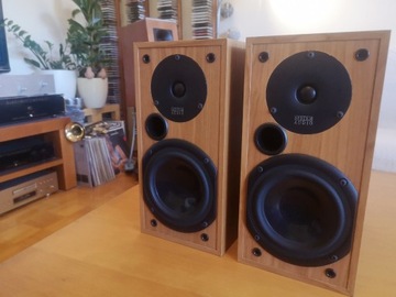 SYSTEM AUDIO  Fajowe monitory